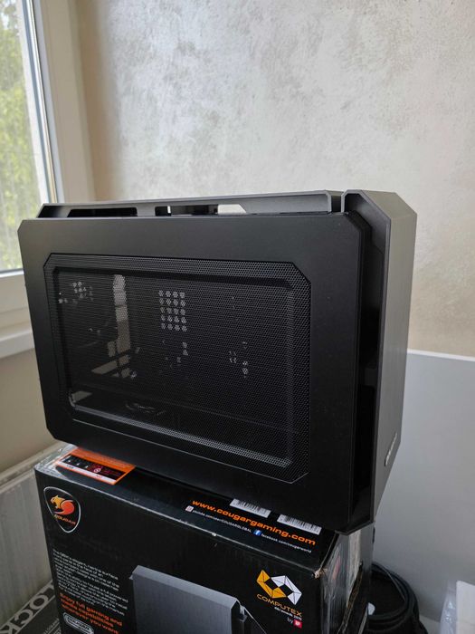 Компютърна кутия Cougar QBX Mini-ITX
