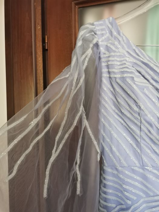 Vand rochie de ocazie nepurtata