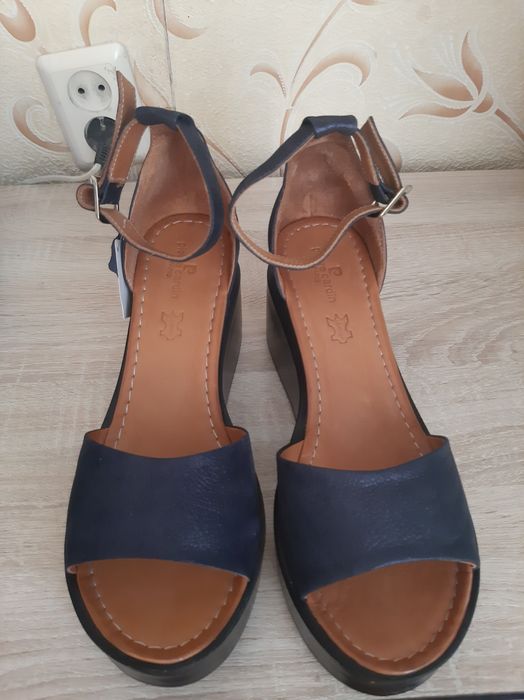 Босоножки из кожи 40 р.