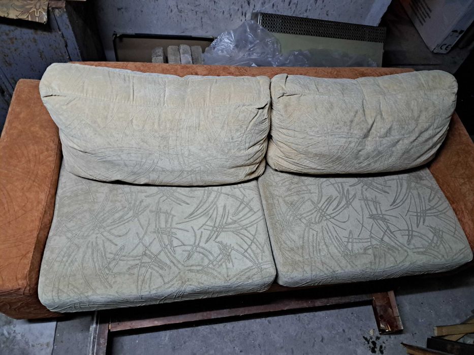 Разтегателен диван