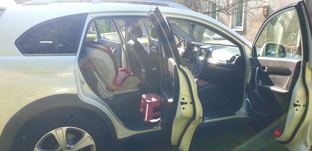 Vând Chevrolet Captiva