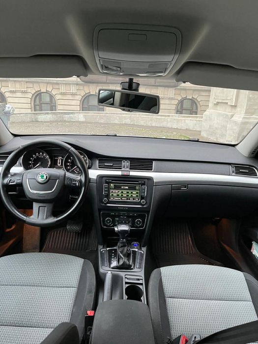 Vand skoda superb combi 2010 2.0 dsg