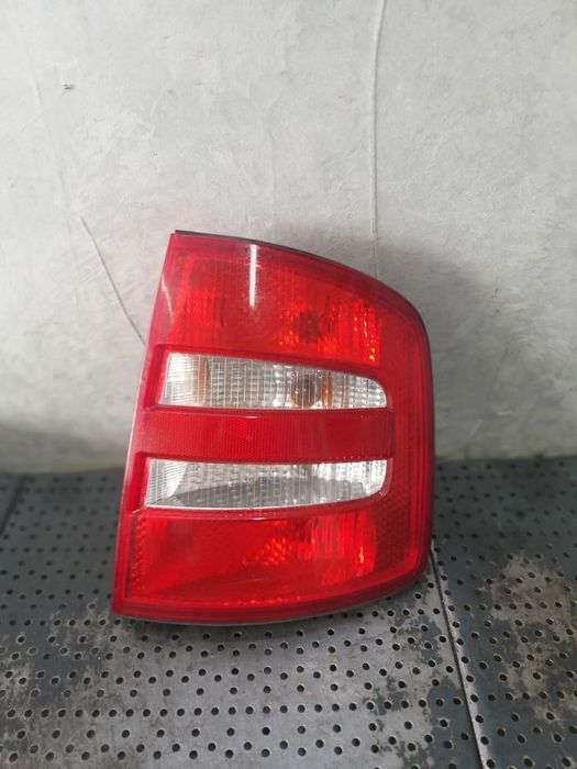 Stop tripla lampa dreapta skoda fabia 1 6y 6y9945096 6y9945112d