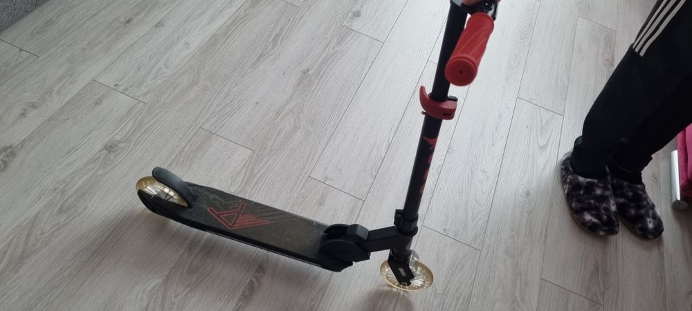 Trotinetă freestyle de la Aero