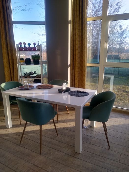 Cazare Turda, Etaj complet de vilă cu terasă – 2 dormitoare, living și intimitate totală