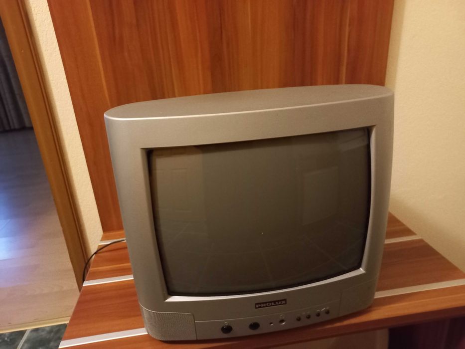Телевизори 14 инча