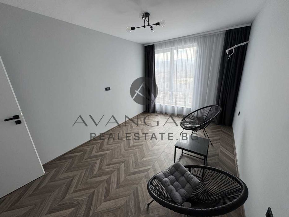 Продава се Тристаен апартамент в Пловдив, Остромила - 114 кв.м за 2150 €/кв.м - Снимка #6