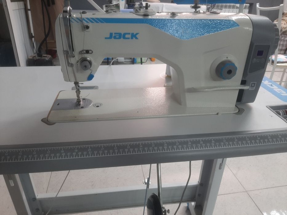 Швейная машина JACK 5