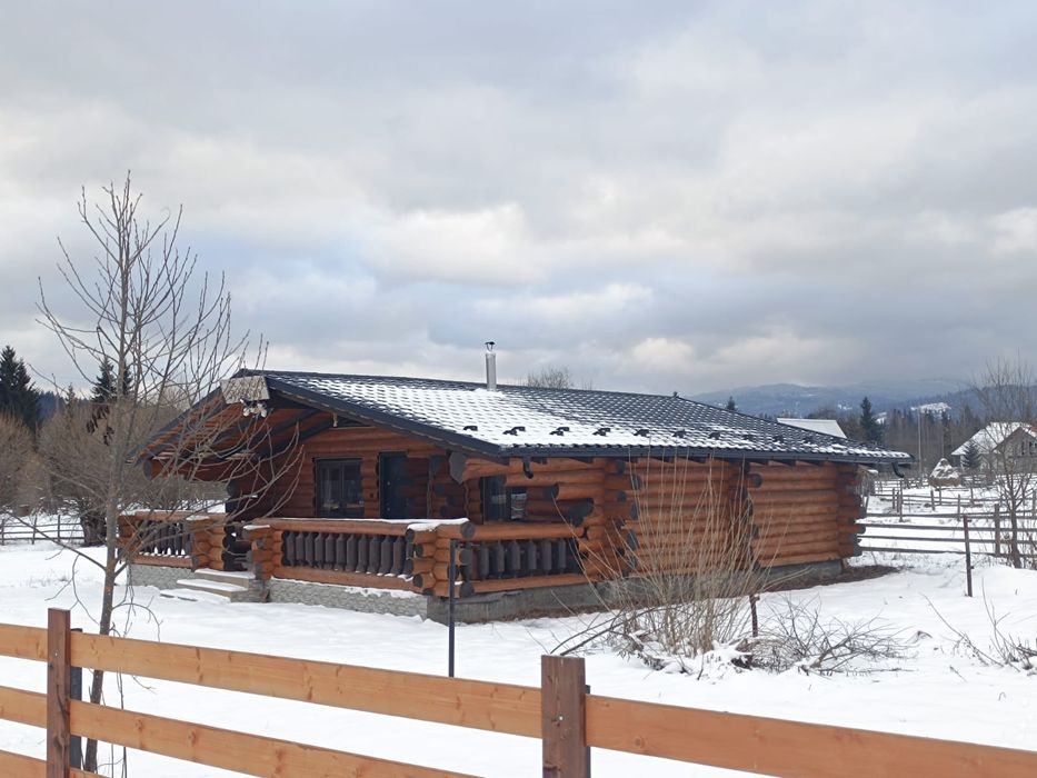 Vând sau schimb cu teren intravilan zona Vatra Dornei cabana lemn rotu