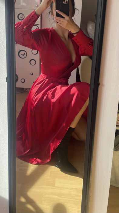 Rochita Poema,rosie din satin