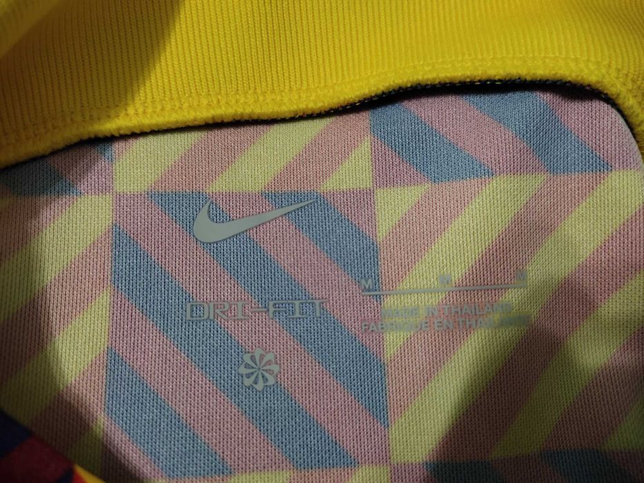 Новая футболка ФК Барселона (FC Barcelona)