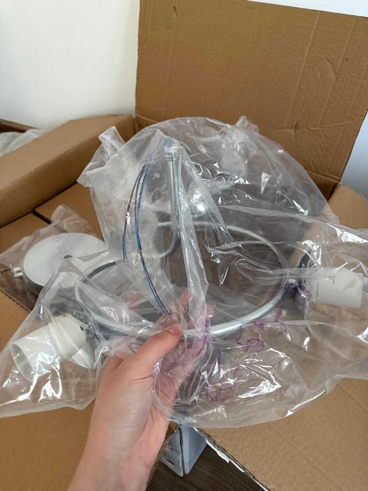 Vand lustra cu 3 globuri de sticla