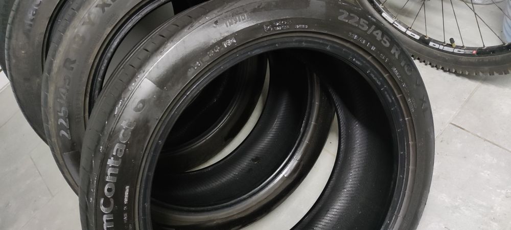 Продавам летни гуми премиум континентал контакт 6 225/45/18.дот 2022 г със граифер 0.5/0.6мм.