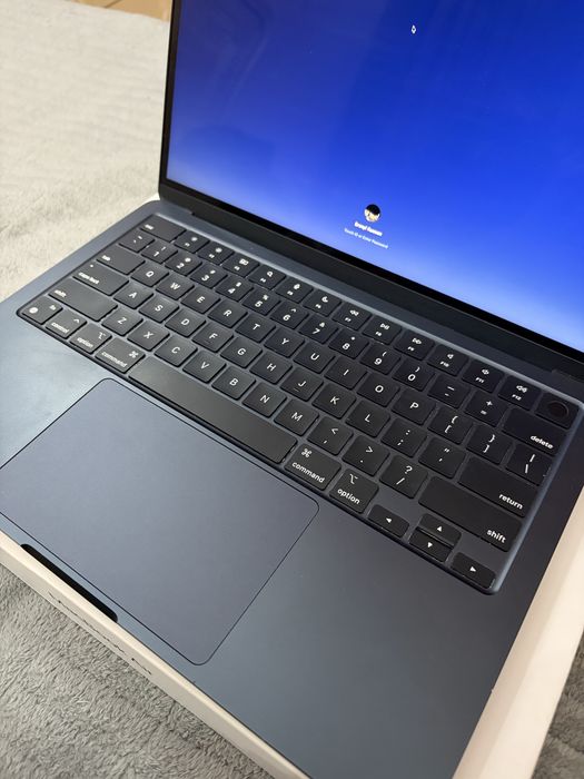 Macbook Air 13,6” M3 256/8 (2024) в идеале