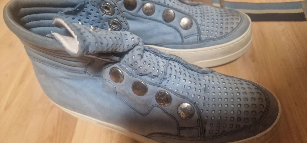 Италиански кожени кецове + подарък колан – оригинални, размер 35/36