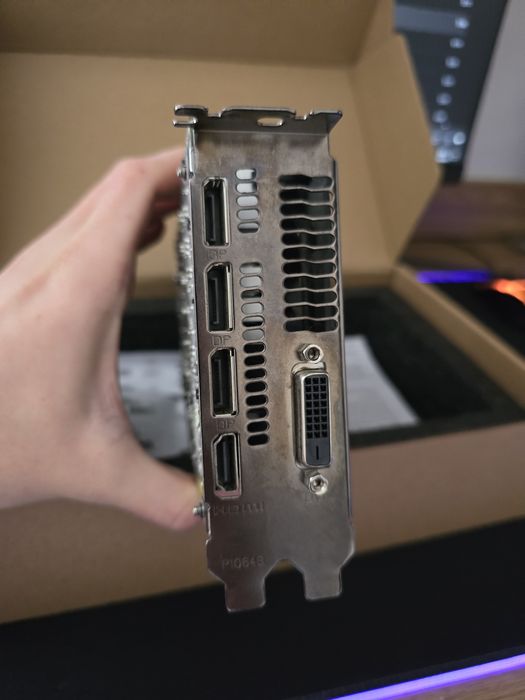 Placă video AMD RX 580 8GB GDDR5