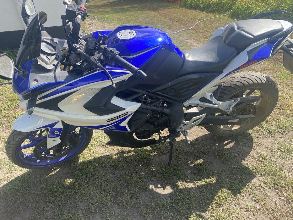 Мотоцикл рейсер шторм