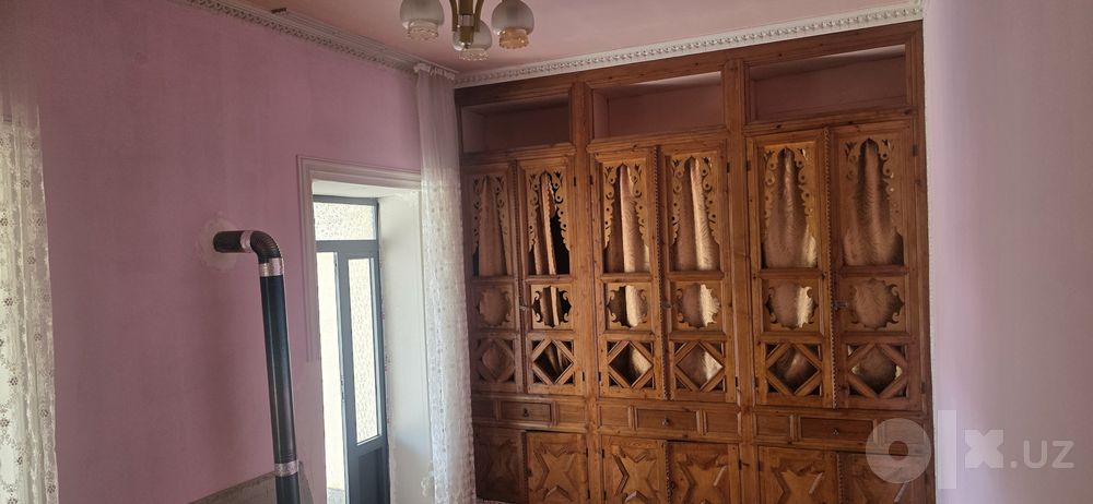 Студент кизларни ижорага куйамис