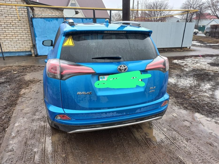 Продажа авто тайота раф 4