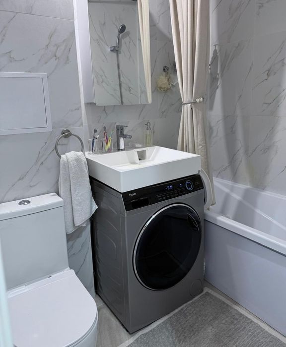 Продам 2хком квартиру район Короны.