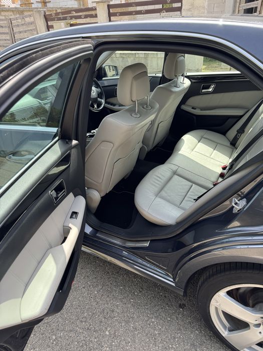 Mercedes E class volan drepta