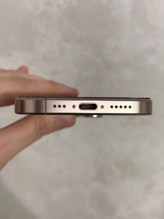 Продам Iphone 16 pro