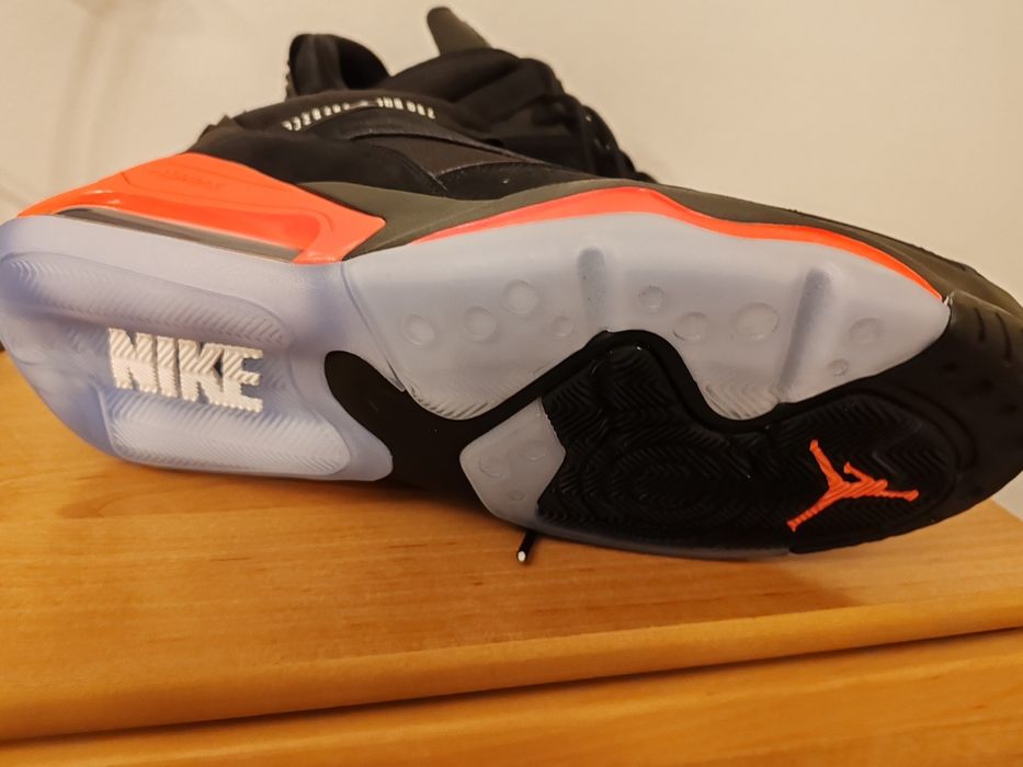 Vind Nike Jordan mărimea 48. 49