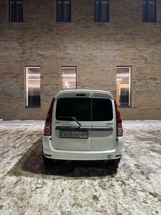 Продам Лада Ларгус 5 местная