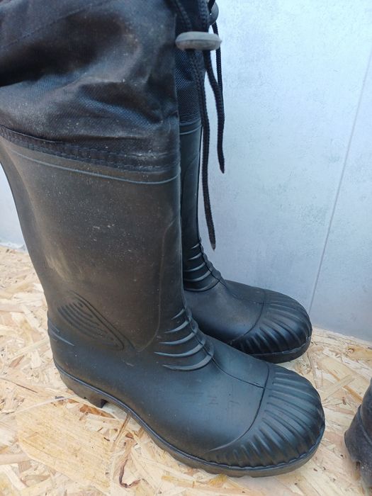 Продам спец обувь