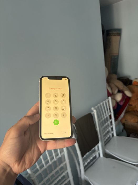 Vand iphone 11 green pentru piese