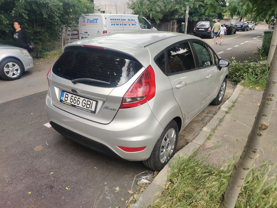 FORD Fiesta 2010 — imagine 2