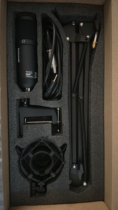 Microfon de studio Genesis Radium 300 XLR