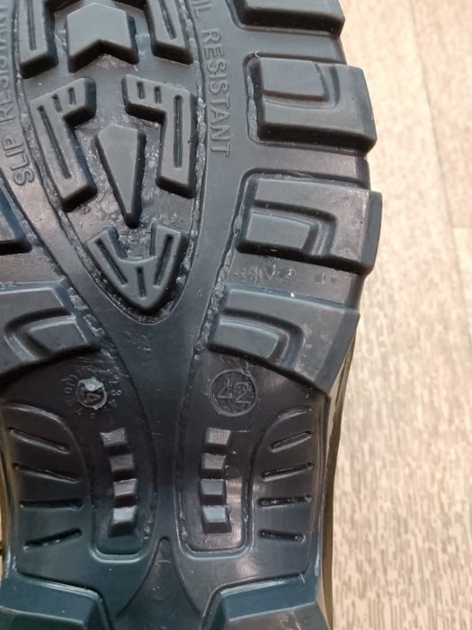 Продам летнюю спецобувь