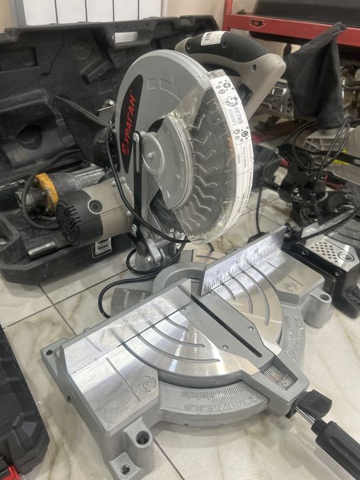 торцовочная пила ураган