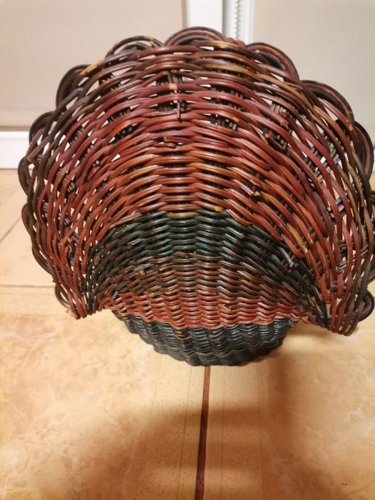 Cos Impletit in Forma de Paun