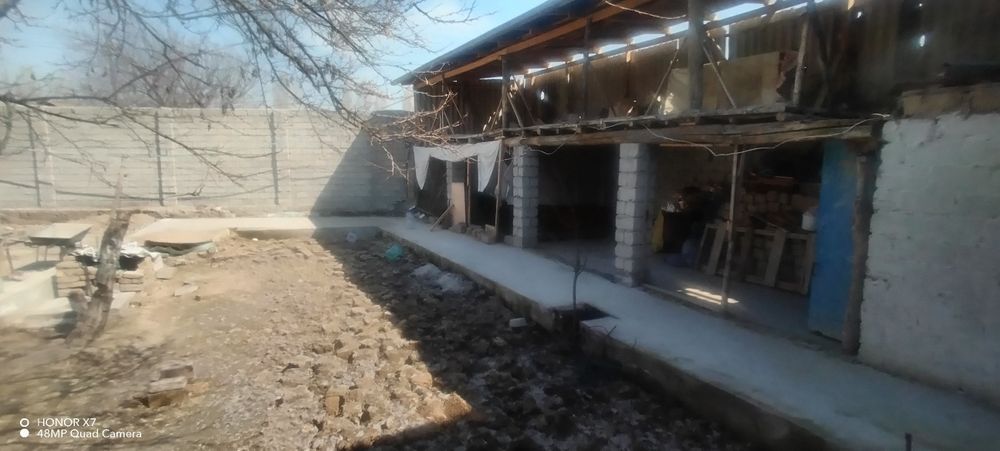 Xovli uy sotiladi yangi yo'l tumani. Oqtom maxalla. 4 sotix 4 xona.