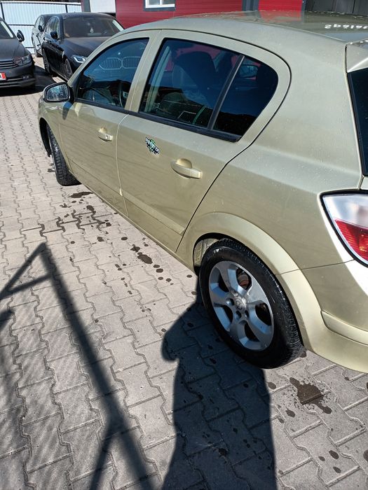 OPEL Astra 2005 — imagine 3