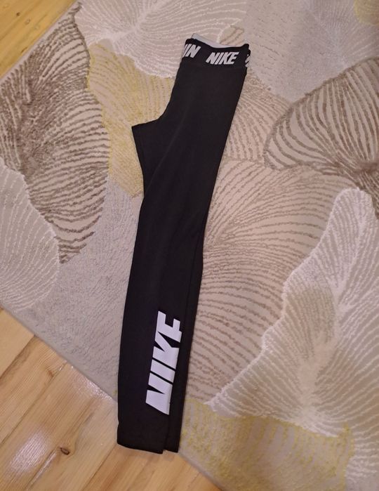 Оригинален NIKE екип xs размер