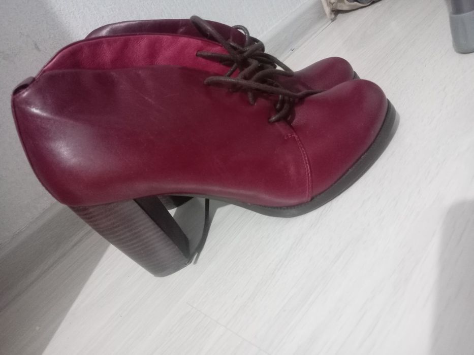Ботинки бордовые