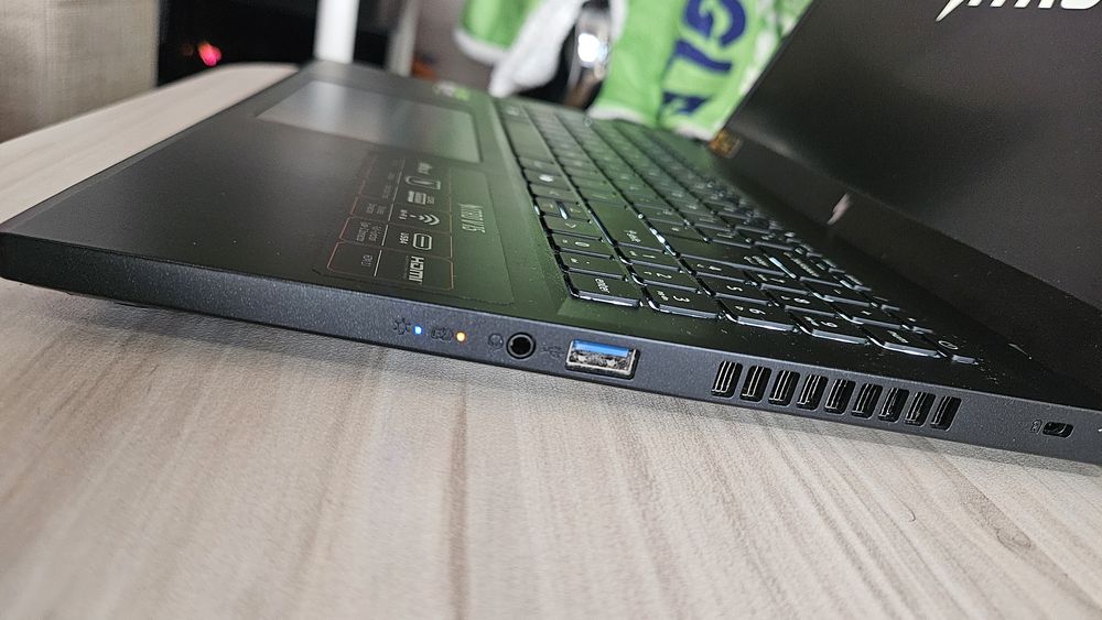 Acer Nitro V15 4060 ryzen 7 16gb