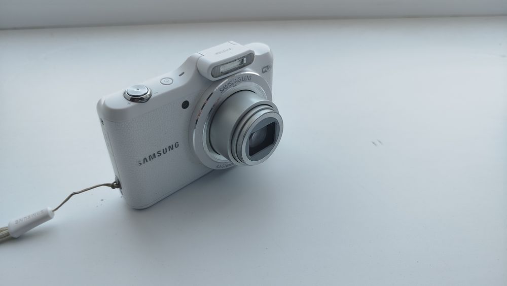 продам Samsung WB50F