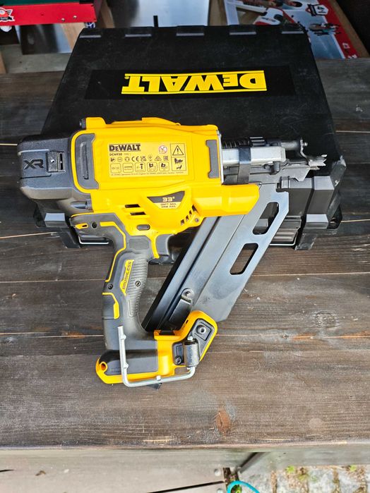 Такер Dewalt DCN 930