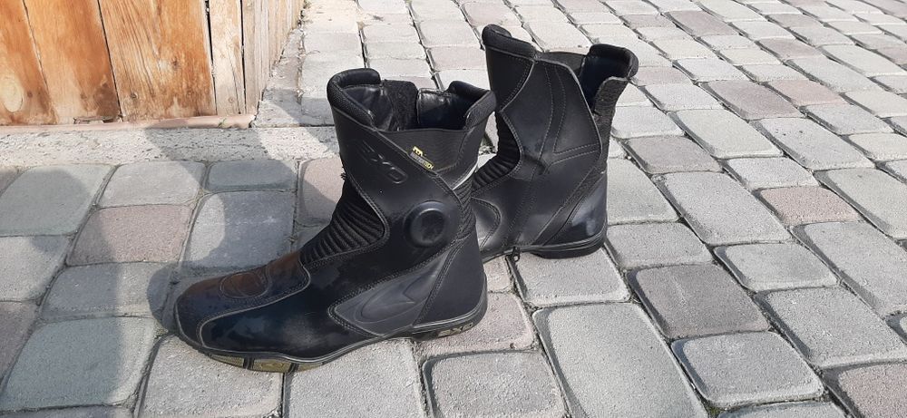 Мотоботы (обувь)