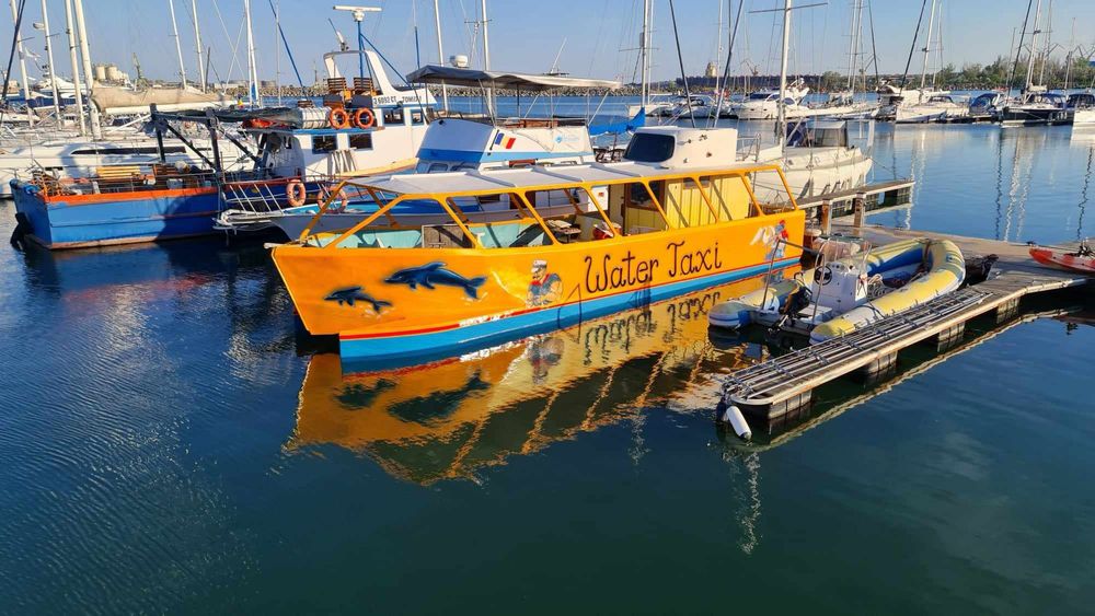 Vând vaporaș agrement