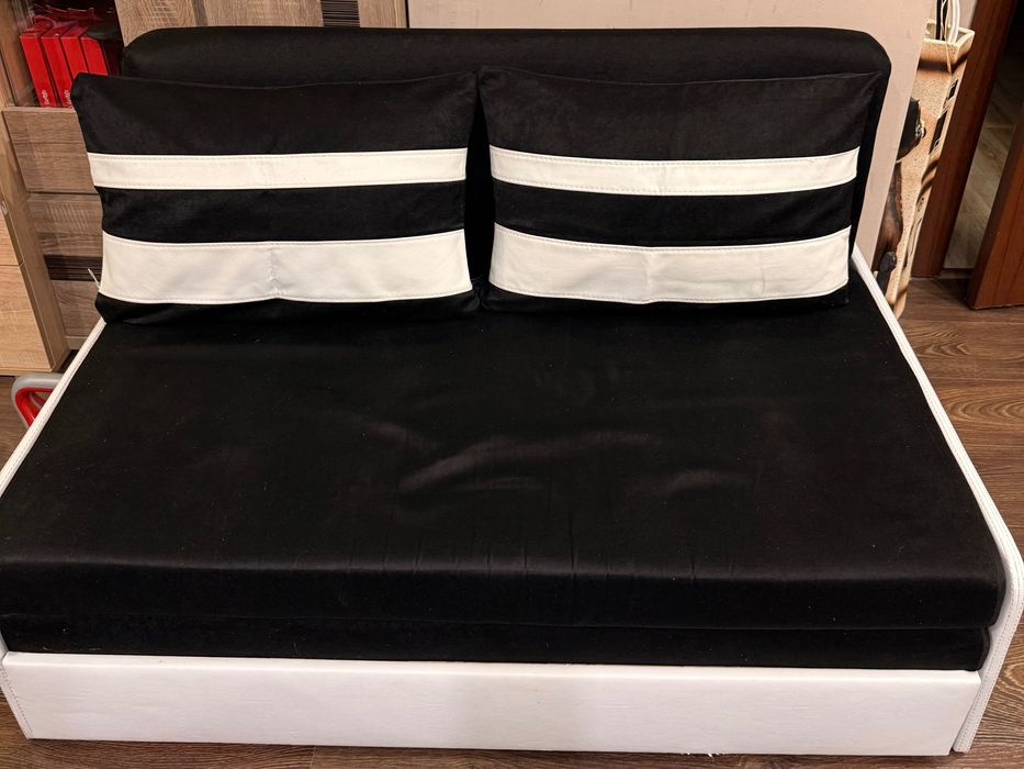 Разтегателен диван