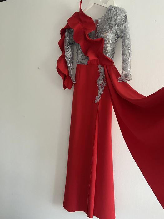 Vand rochie de ocazie nouă, mărimea M
