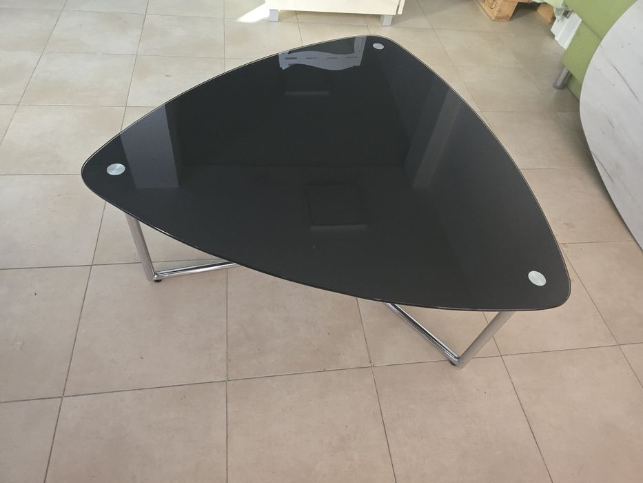 Стъкле на маса с метални крака