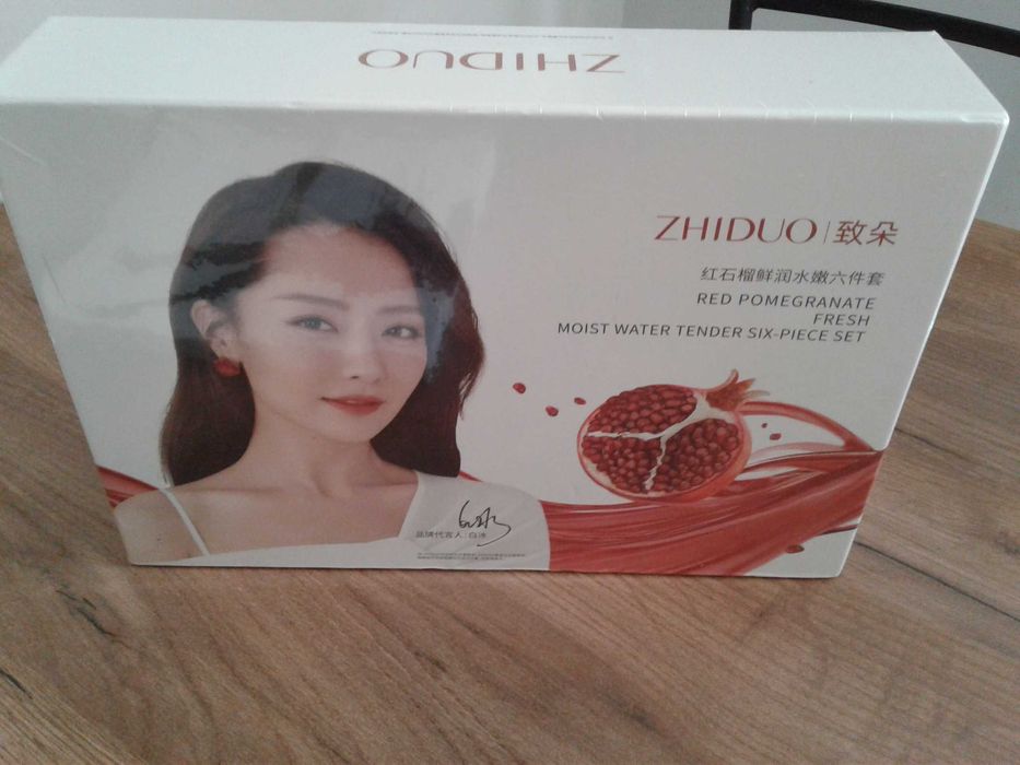 Подарки для женщин на 8 Марта