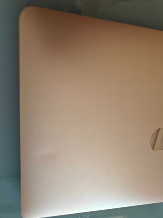 Apple MacBook Air 13” (M1, 2020) – 8GB RAM, 256GB SSD – Excellent Condition