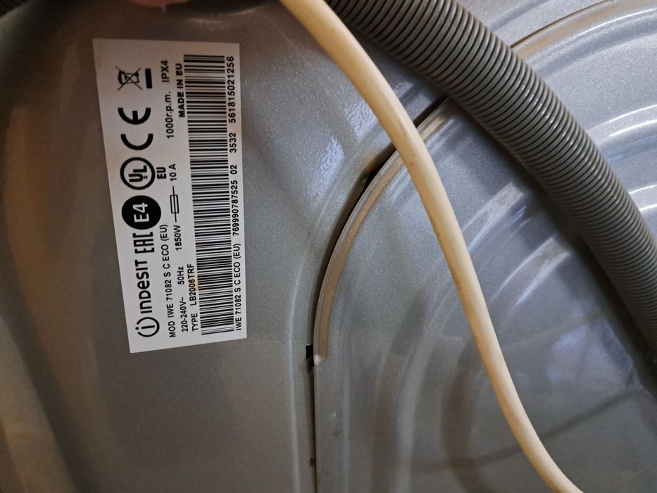 Пералня Indesit цяла за части